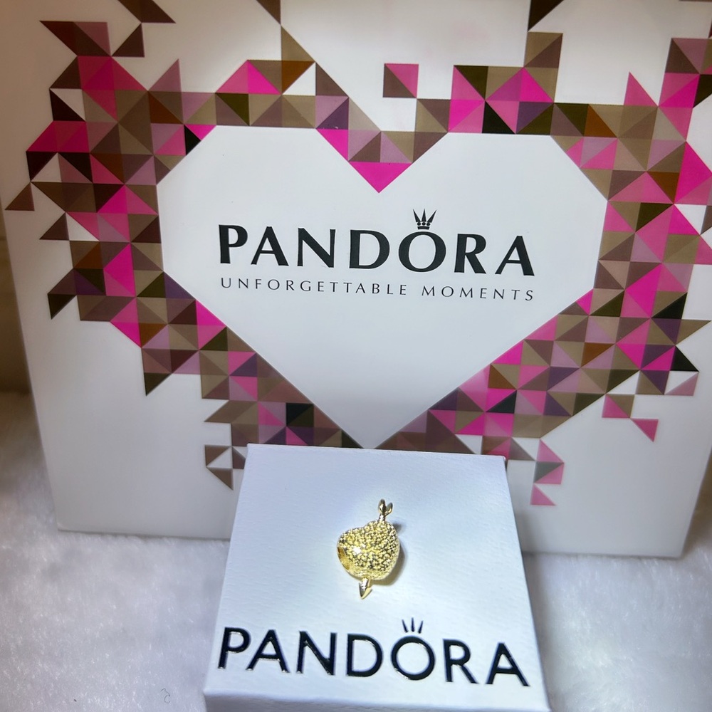 PANDORA Cupid Heart Charm w/box - Picture 9 of 9